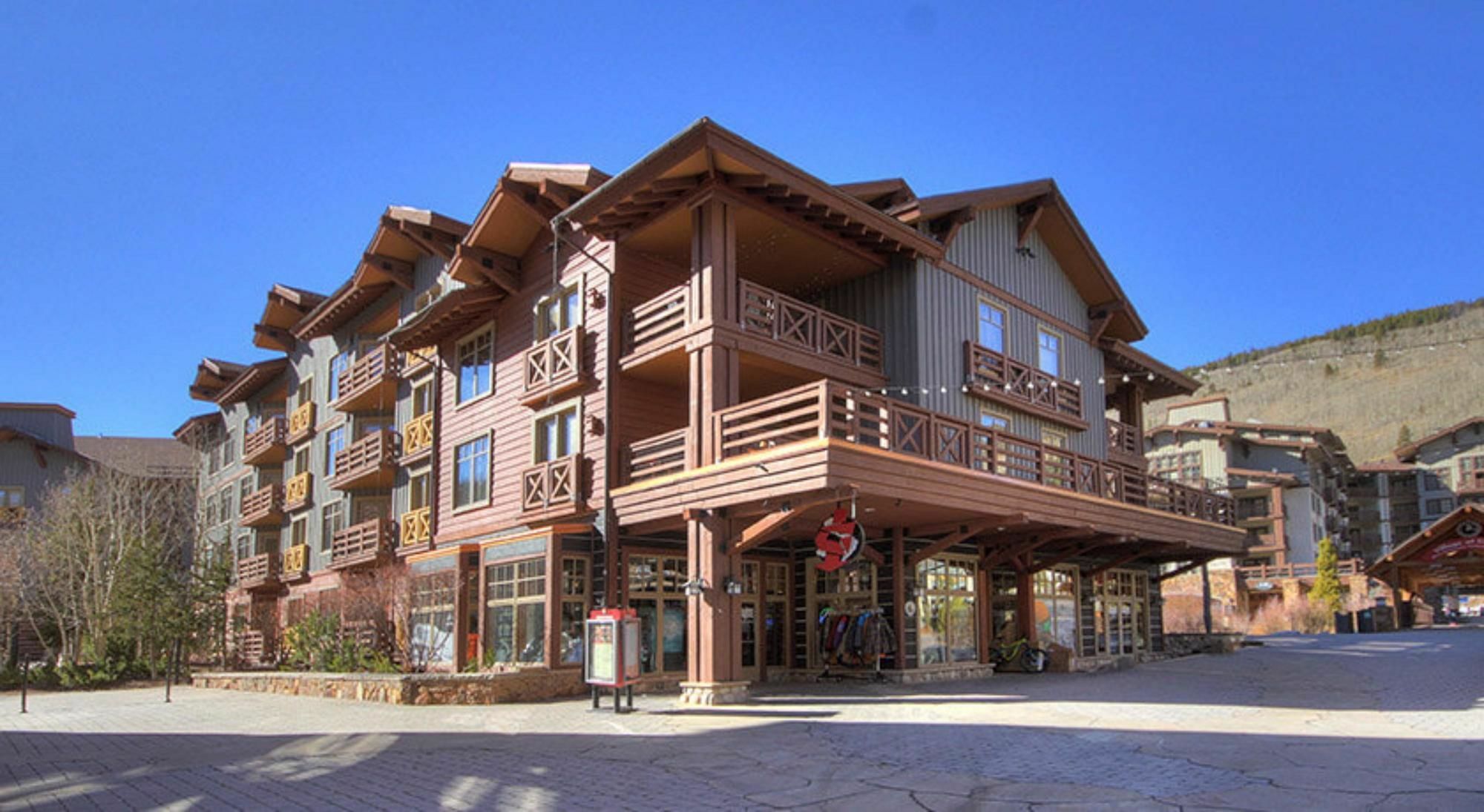 Covered Bridge At Center Village By Copper Mountain Lodging Exterior photo